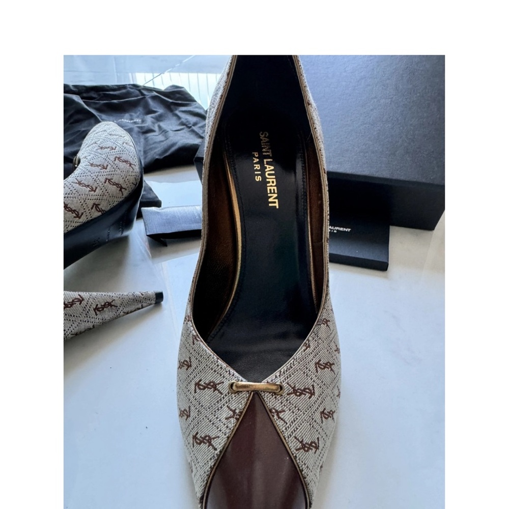 Saint Laurent Women's Brown and Cream Pumps